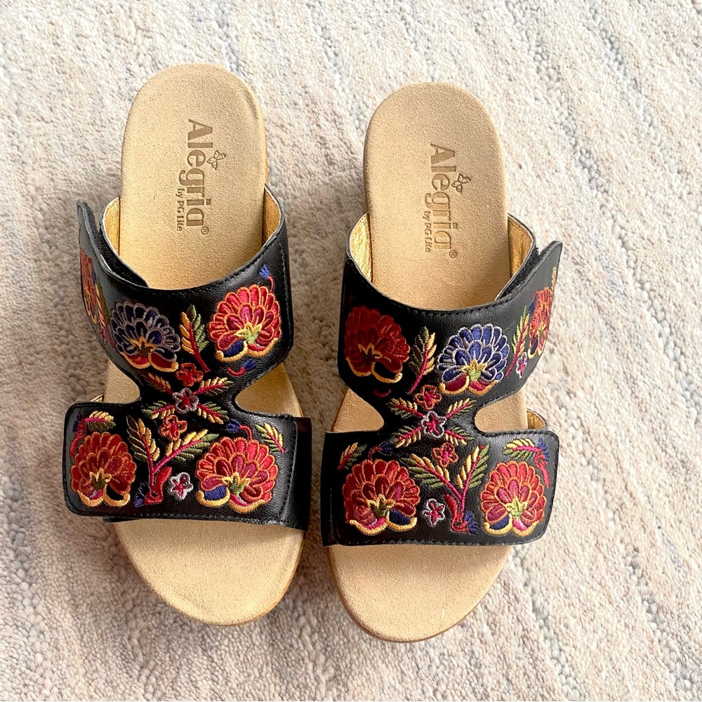 NIB NEW Alegria by PG Lite Linn Black Needles and Pins Embroidered Wedge Sandals - Picture 3 of 14
